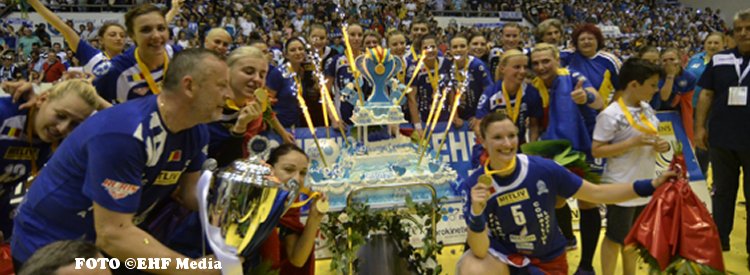 Handbalsters Roemeense SCM Craiova winnen de EHF Cup